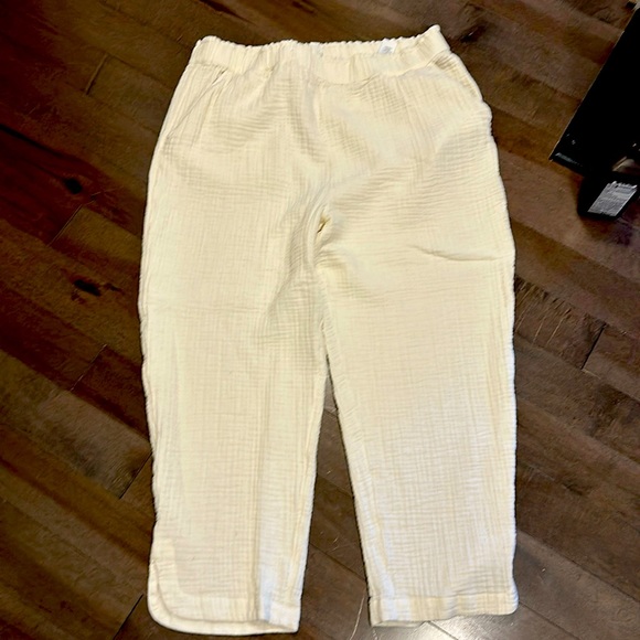 Cream gauzy beach capris from Stitch Fix XL Market and Spruce - Picture 1 of 7